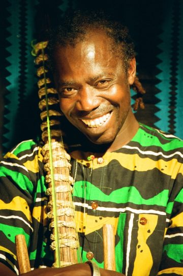 Aziz Kuyateh und Groove Syndicate