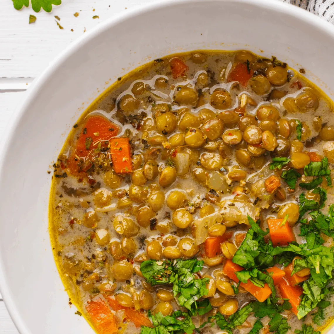 Freitagstisch: Uğur kocht Belugalinsen-Curry