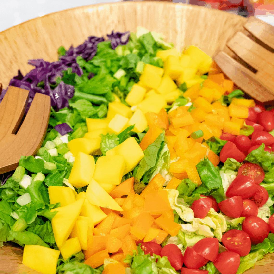 Bild: Montagstisch: Bunter Salatteller (vegan)