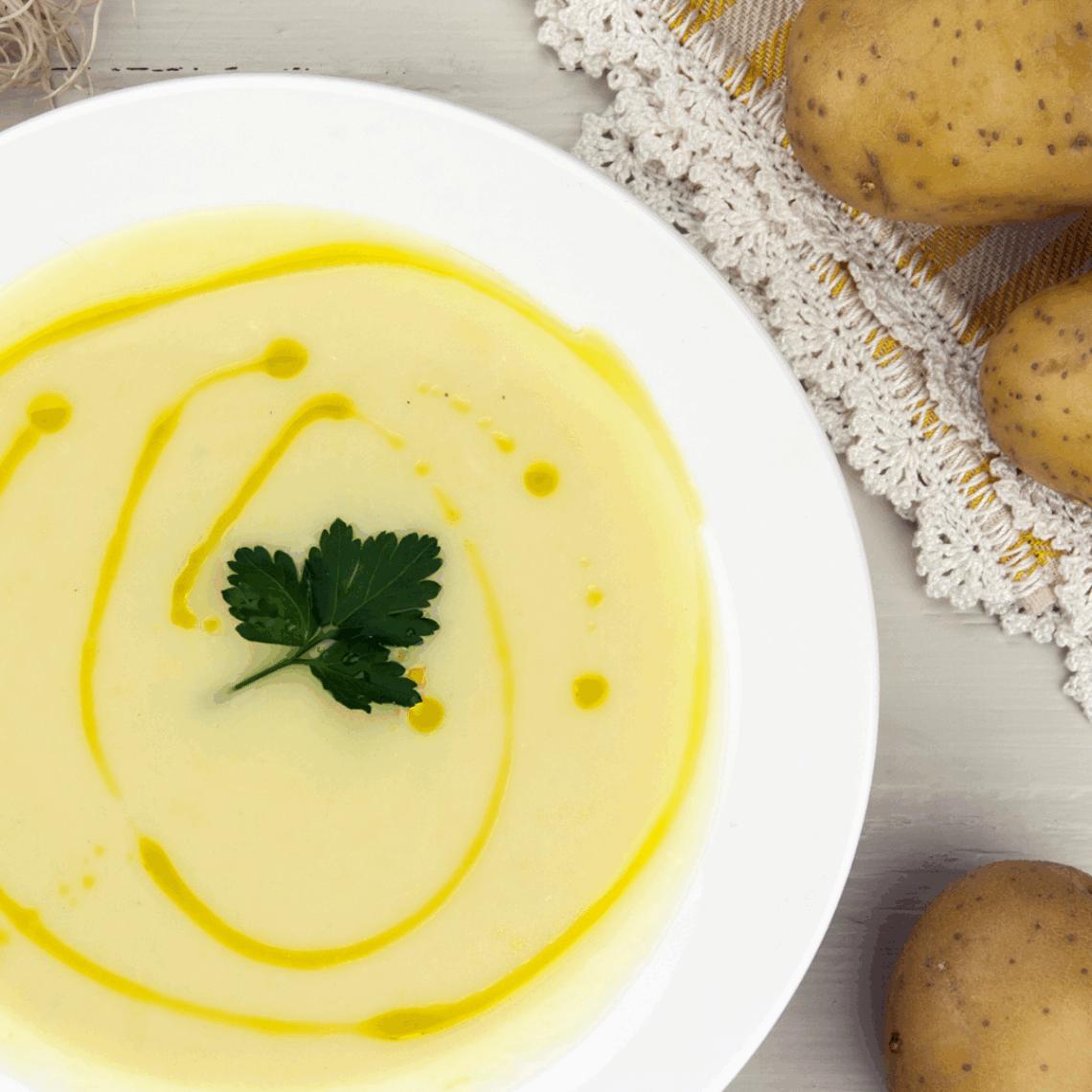 Bild: Montagstisch: Kartoffelsuppe mit Speck (vegan)
