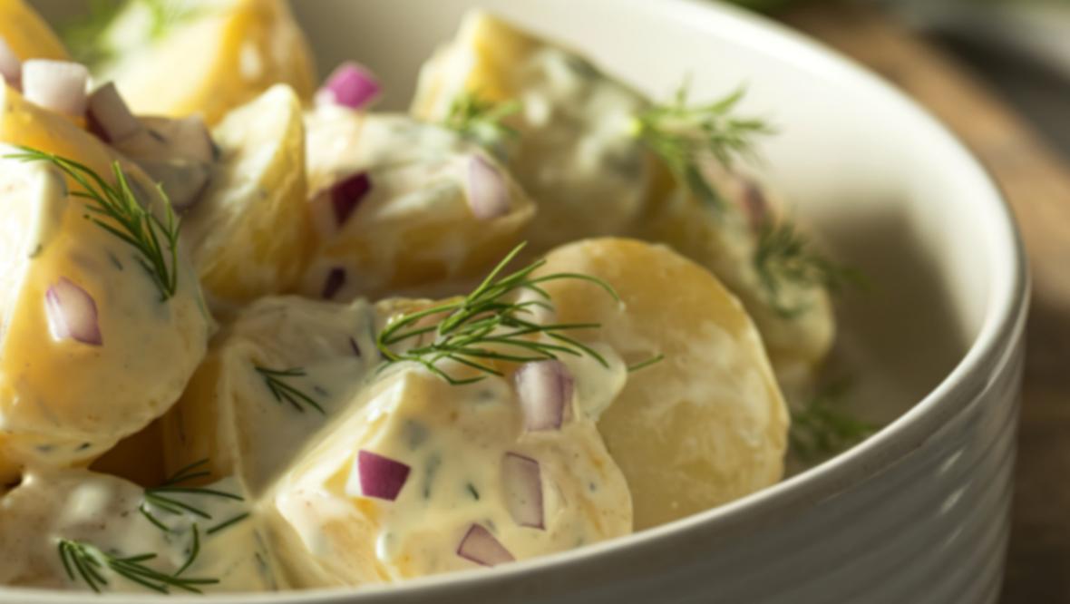 Bild: Freitagstisch: Auberginen-Hering mit Sahnesoße und Dill Kartoffeln