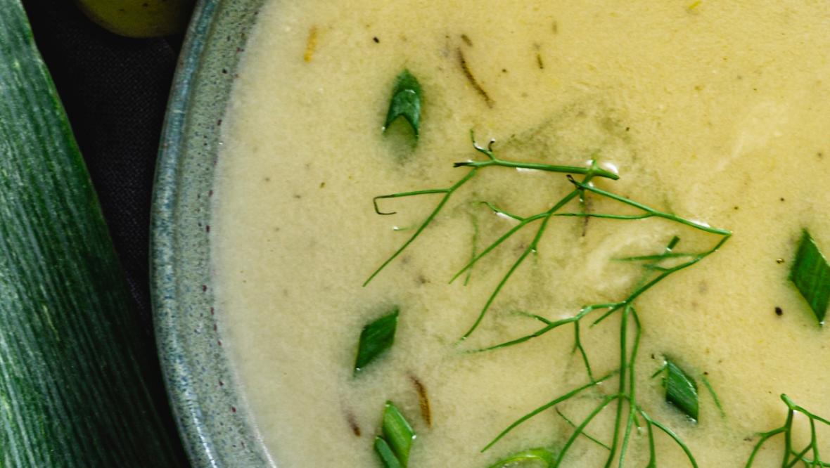 Bild: Montagstisch: Käse-Lauch-Suppe mit Kartoffeln