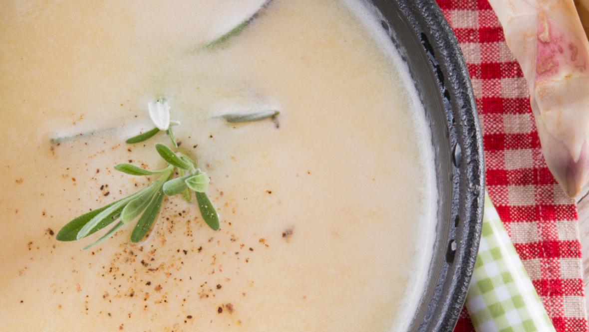 Bild: Montagstisch: Spargelcremesuppe