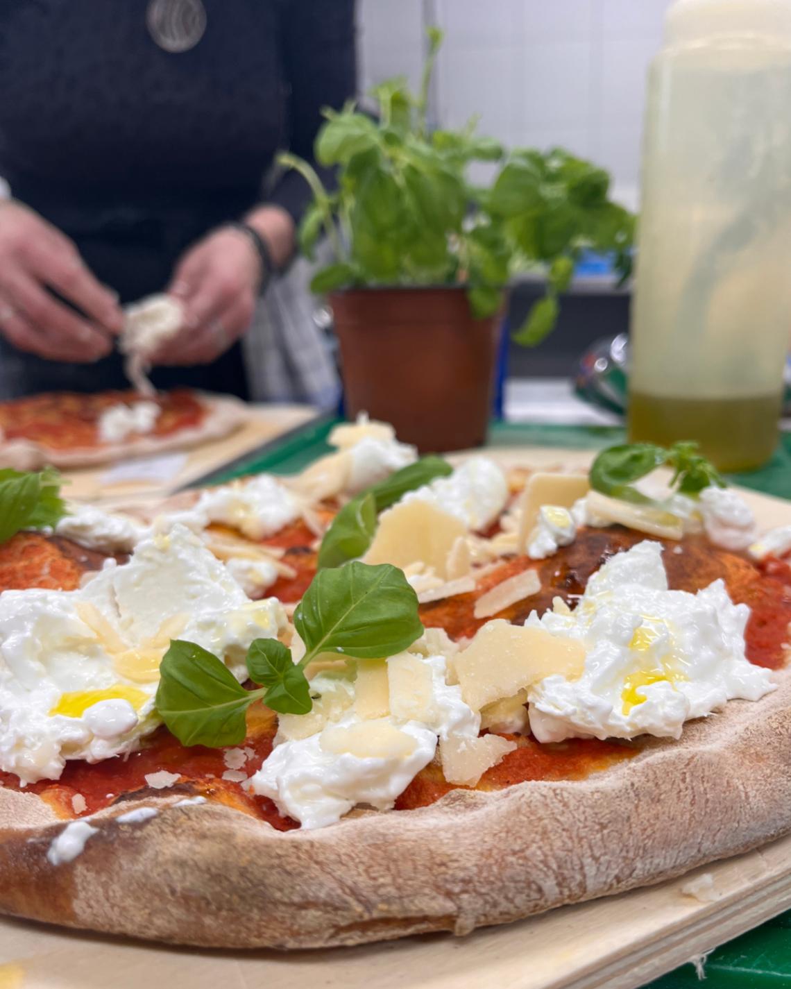 Bild: Freitagstisch: Margherita und Pizza mit grünem Spargel
