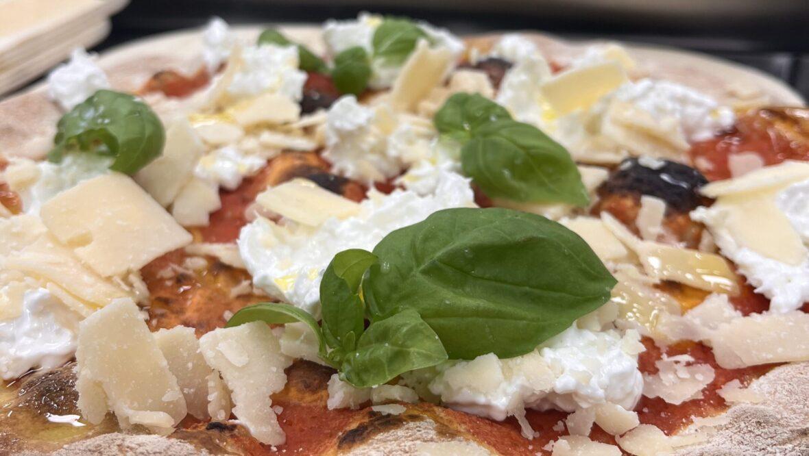 Bild: Freitagstisch: Pizza Amatriciana und Margherita