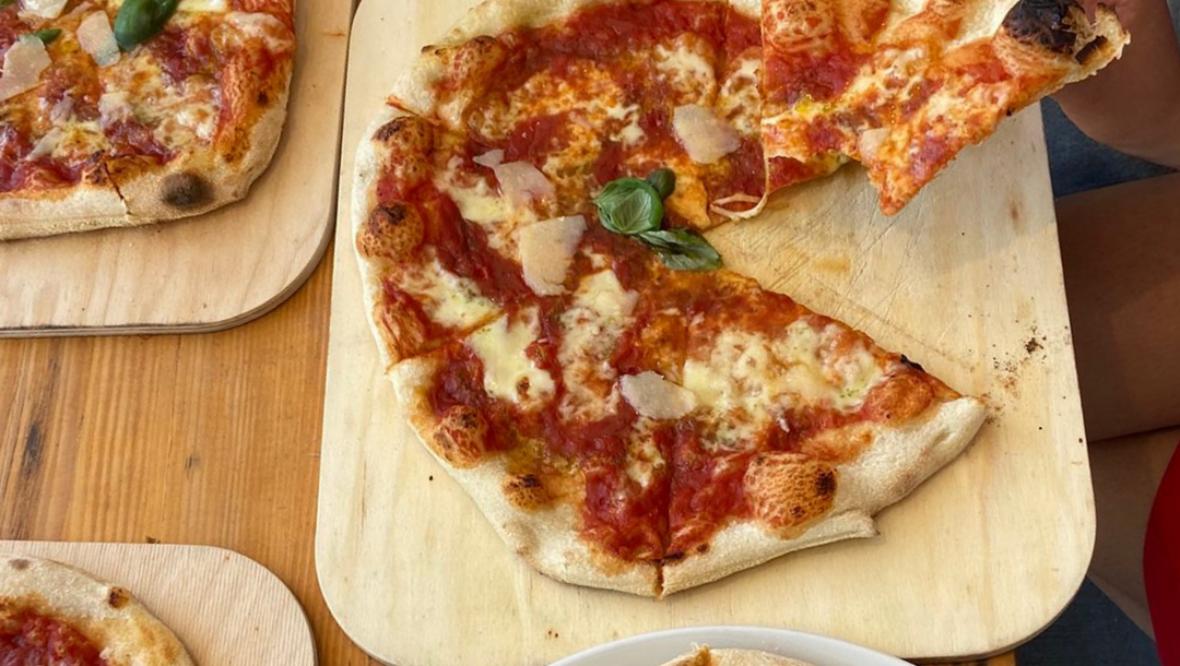 Bild: Freitagstisch: Pizza Margherita mit Toppings