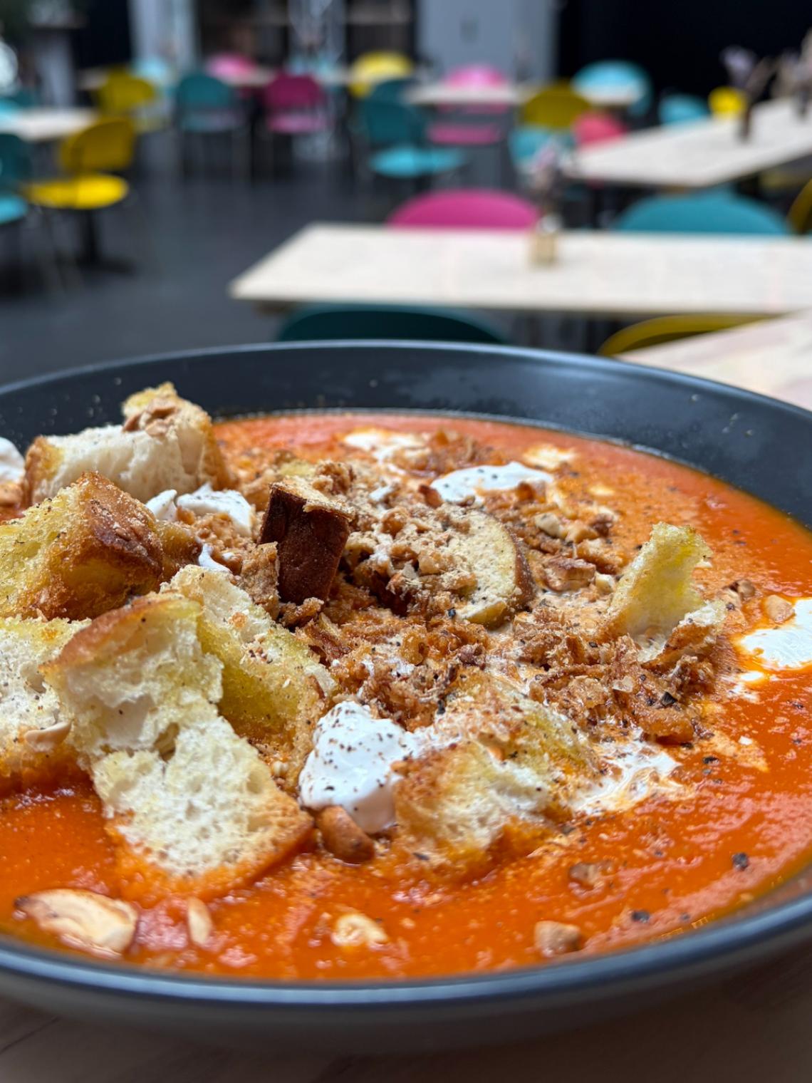 Bild: Montagstisch: Tomatensuppe