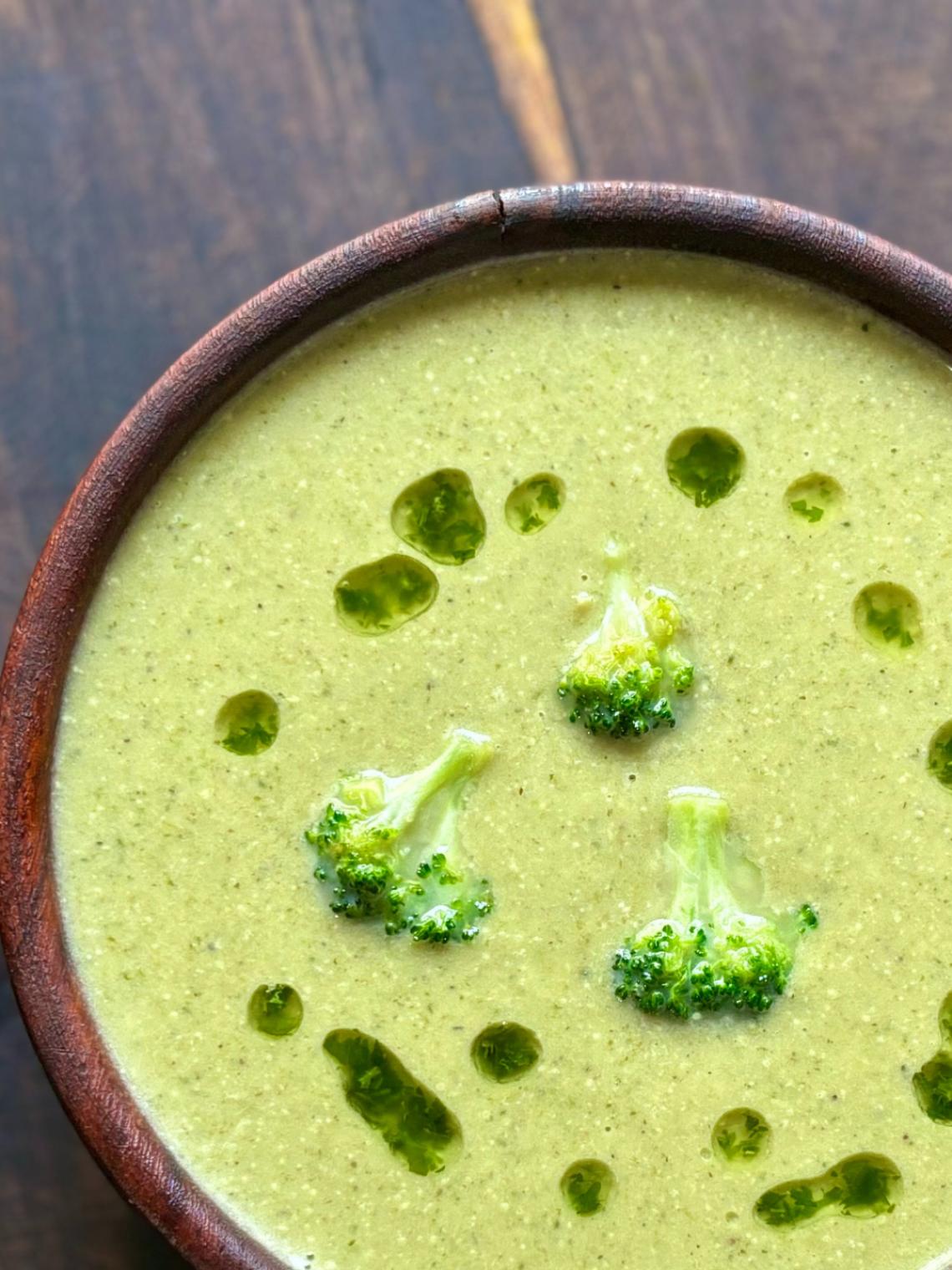 Bild: Montagstisch: Brokkolicremesuppe